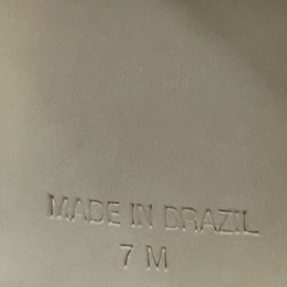 Very pretty Steve Madden heeled sandals. Ankle tie. 2.5" heel. Excellent shoe! - Picture 5 of 5